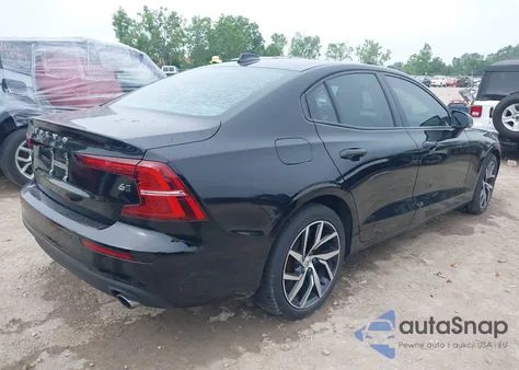 2019 Volvo S60 T6 Momentum из США, поврежденный, VIN 7JRA22TK1KG003122